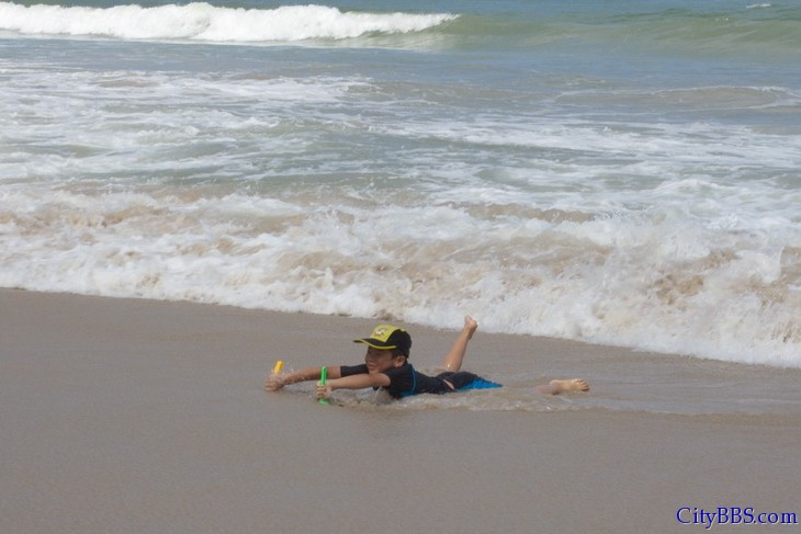 2012泰国清迈-曼谷-华欣-甲米-普吉-华欣-清迈3500公里自驾游之普吉Phuket芭东Patong海滩 ... ... ... ... . ... 2012泰国清迈-曼谷-华欣-甲米-普吉-华欣-清迈3500公里自驾游之普吉Phuket芭东Patong海滩 ... ... ... ... . ...